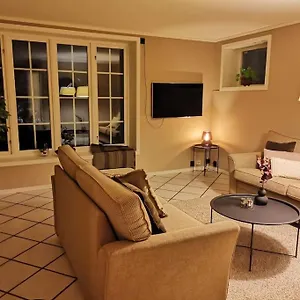 Sentrumsnaer Med 3 Soverom. Appartement